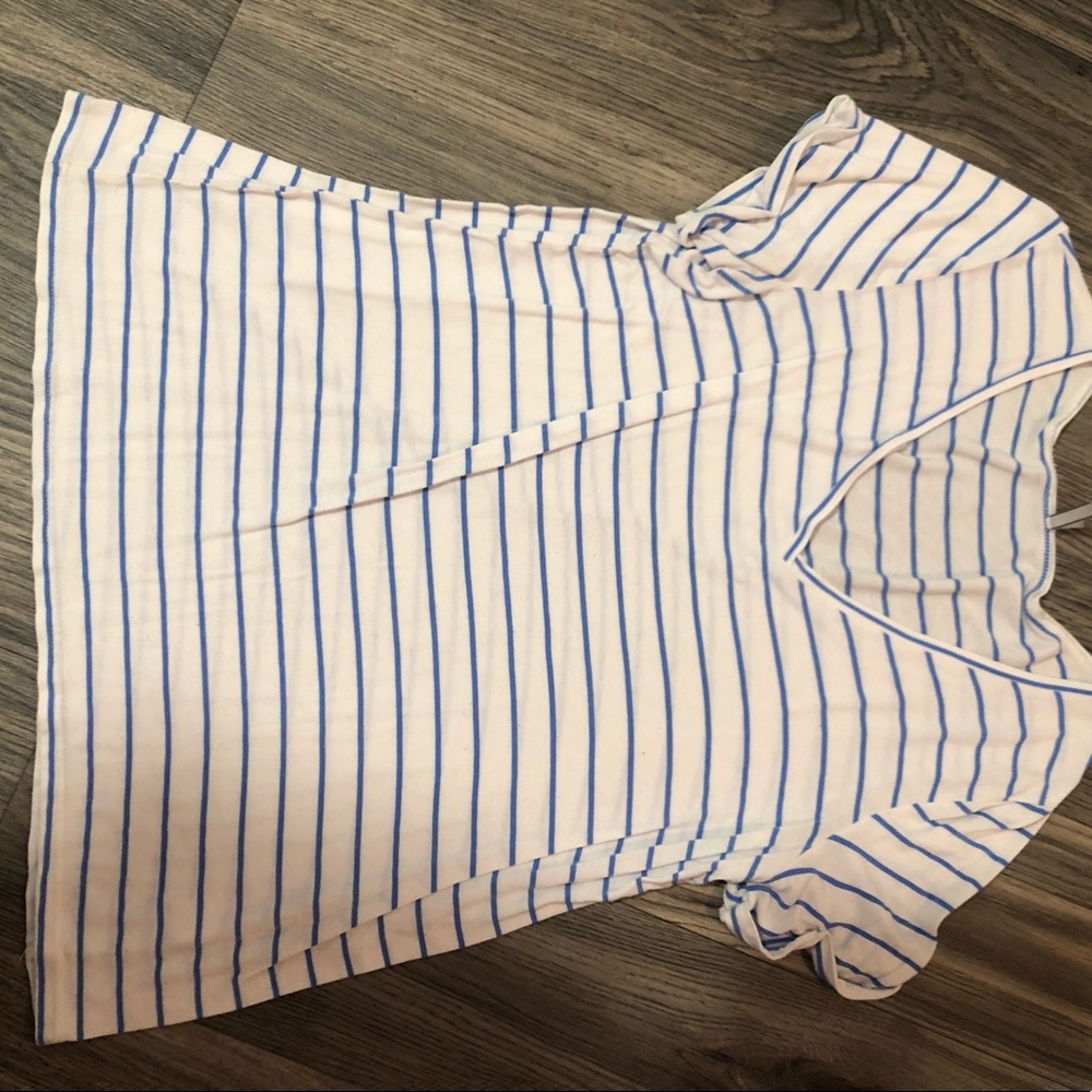 V-neck loose striped shirt